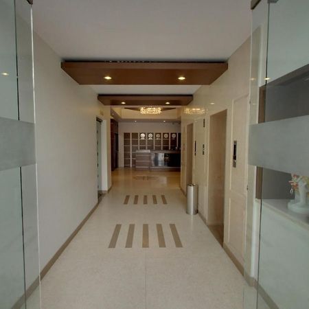 Hotel Bluestone Ghaziabad Exteriör bild